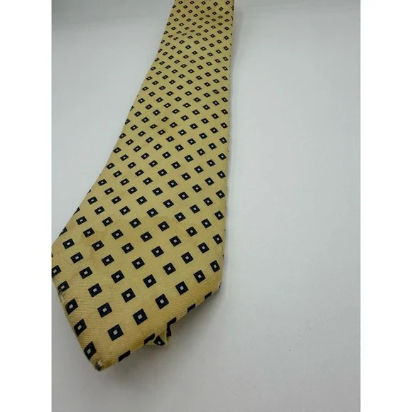 Terry & Juden Co Ltd New Orleans Mens Silk Tie Yellow Geometric Diamond Pattern‎