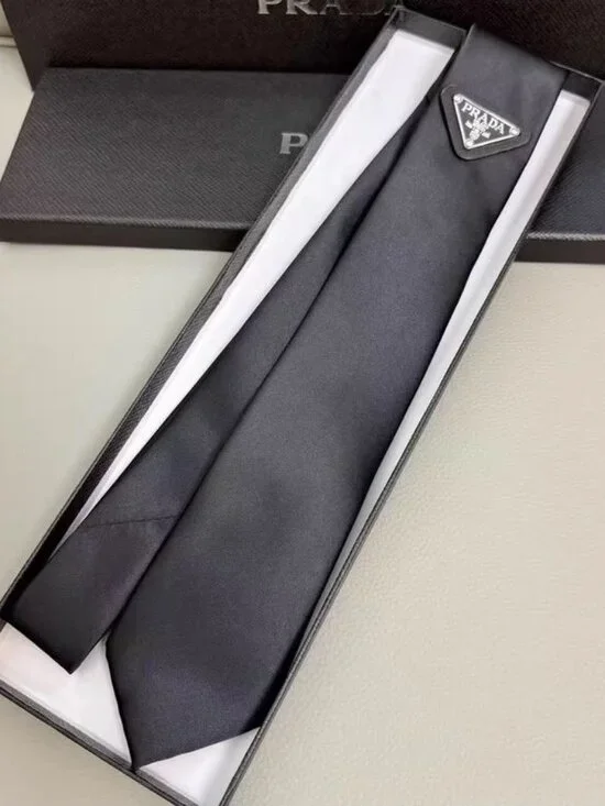 ✨ Prada Black Triangle Logo Silk Neck Tie