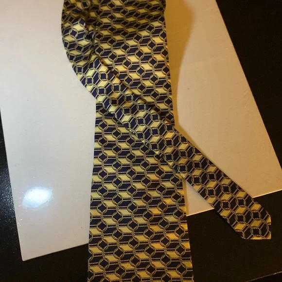 Stafford Navy and Yellow Geometric Silk Tie