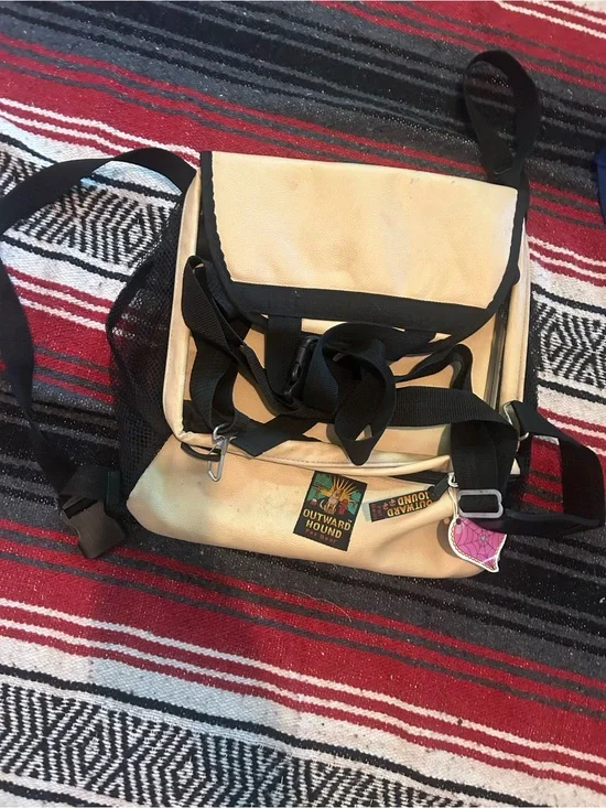 Outward Hound Beige Dog Travel car seat with Black Trim