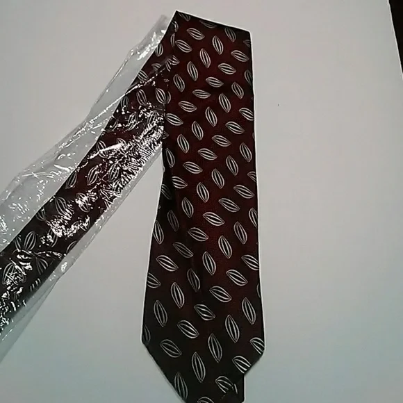 NWT Men's JoS A. Bank Tie