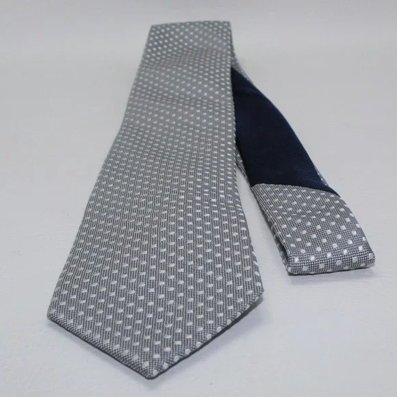 Roundtree & Yorke Trademark Mens Silk tie Grey Silver Geometric Micro Pattern