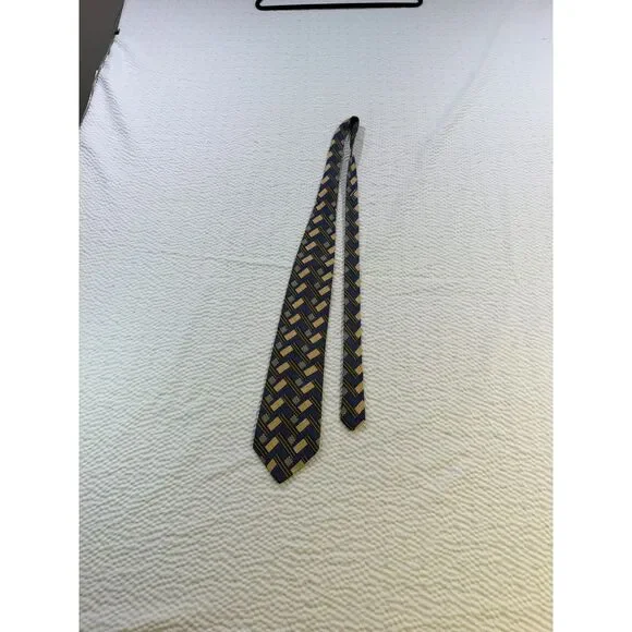 XMI Signature Woven Geometric Tie