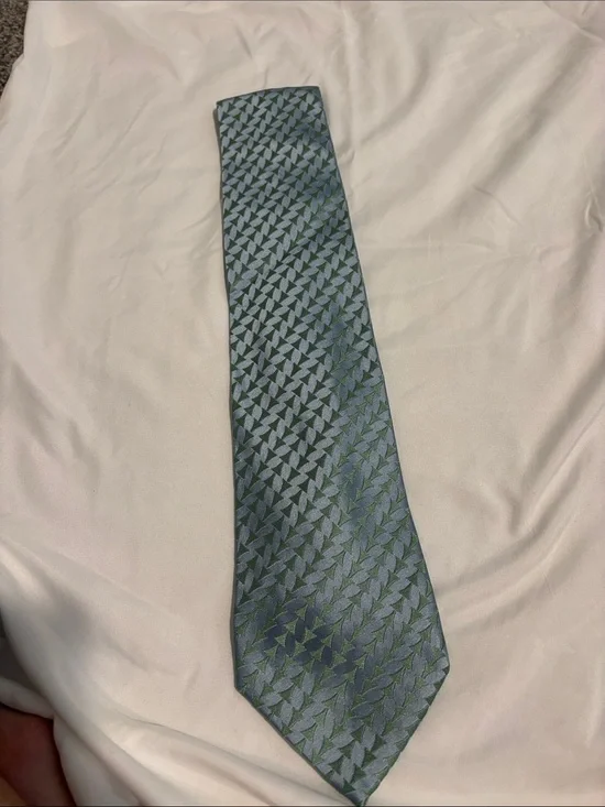 Charvet Men's Green Patterned Silk Tie