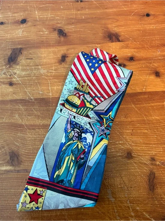 Novelty Comic Book/Americana Flag & Statue of Liberty Men's Tie - 100% Silk