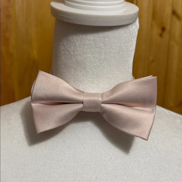 Classic Soft Pink Satin Adjustable Bow Tie
