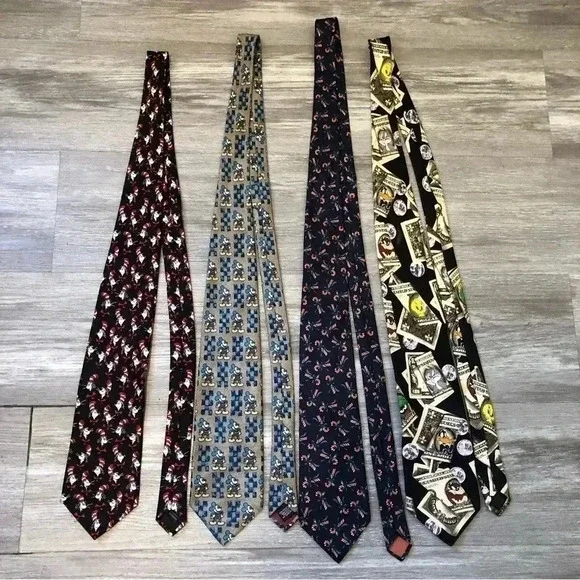 Mens Vintage‎ Silk Tie Lot Mickey,Looney Tunes, Dr Seuss And Silk Christmas Tie