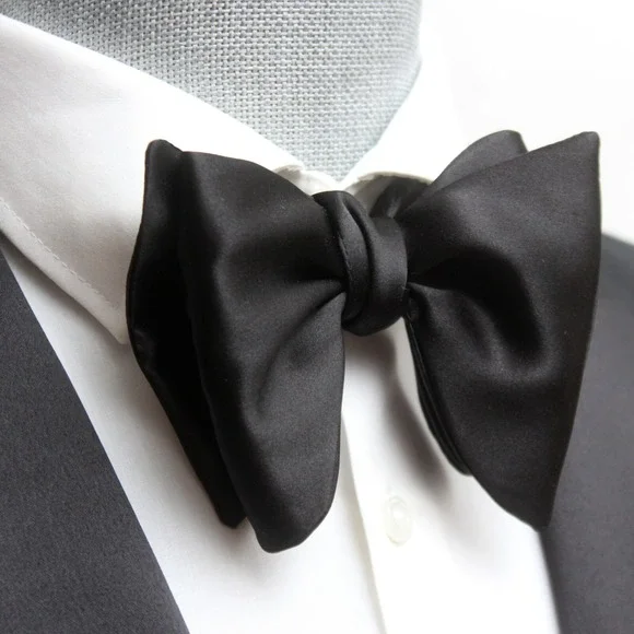 CAMELLUCCI Men's‎ Self-tied Big Butterfly Bow Tie Black Charmeuse 100%silk