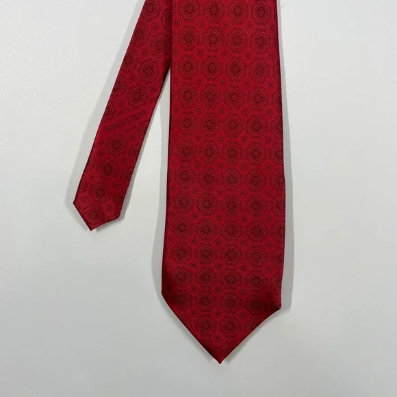 Donald J Trump Signature Collection Red Medallion Silk Necktie Mens OS