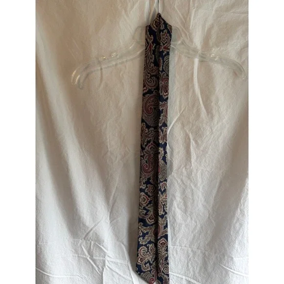 Van Heusen 417 Mens Navy Blue Burgundy Paisley Classic Silk Blend‎ Necktie Tie