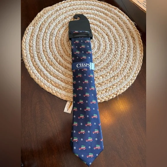 Chaps tie Christmas tree on wagon new tags