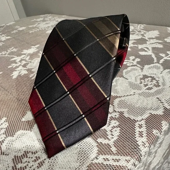 Calvin Klein Necktie Mens OS Burgundy Black Plaid‎ New Silk 821F 80055