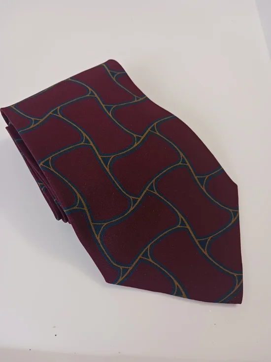Giorgio Armani Men's Silk Necktie Designer Geometric Burgandy Italy