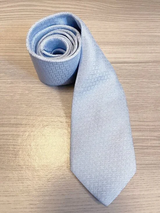 Hermès Paris 100% Silk Light Blue Woven Basketweave Luxury Designer Tie France