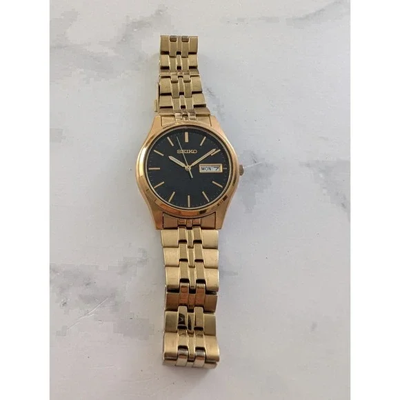 Seiko 7N43-9048 Men's Gold Tone Quartz Watch Black Dial Day Date Stainless