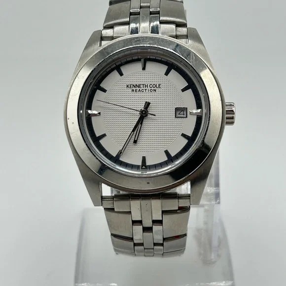 Kenneth Cole Reaction Silver Men's watch with new battery #593