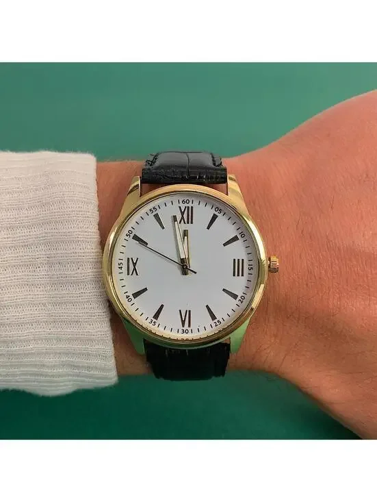 Minimalistic Black essential vintage 90s style gold and leather style band
