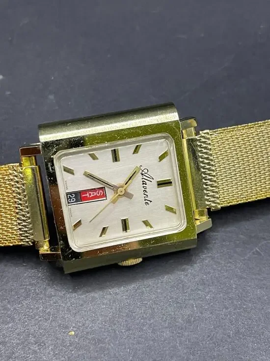 Vintage Alavente Mechanical Men’s Watch Square Gold Tone Mesh Band Swiss Made