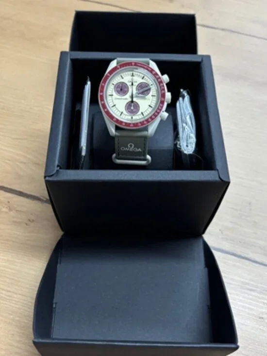 🌙OMEGA🌙 Pluto battery watch