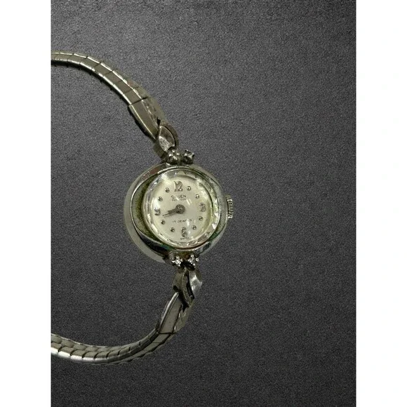 Vintage Gruen Precision 17 Jewels Ladies Watch 10K RGP Bezel For Parts