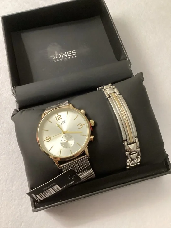 Jones New York Analog Silver-Tone Metal Alloy Bracelet Watch 42mm & Bracelet Set