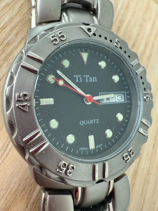 titanium men’s casual watch NEW BATTERY