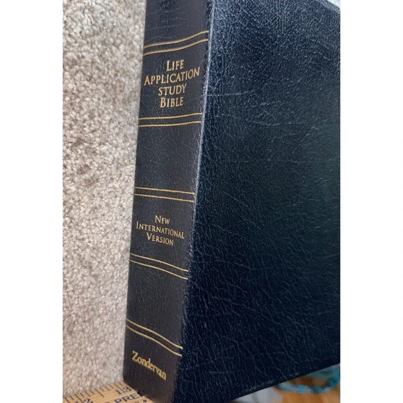 Zondervan NIV Life Application Study Bible Black Bonded Leather Gilded Gold Edge