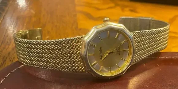 VTG Women's Sergio Valente 30mm Gold Tone Watch, Mesh Band, P-IACFC
