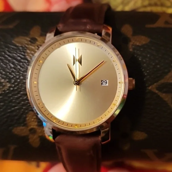 MVMT Unisex F16 Goldtone Case Watch Brown Leather Band Date Window Mens Womens‎