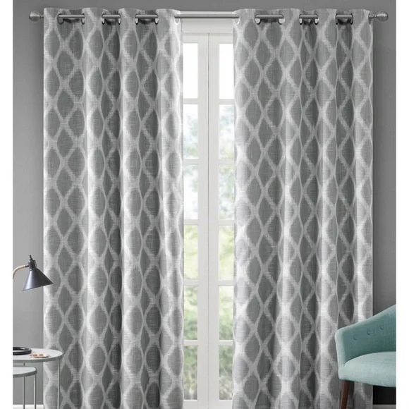 SUNSMART Blakesly Ogee Ikat-Print‎ Blackout Window Panel