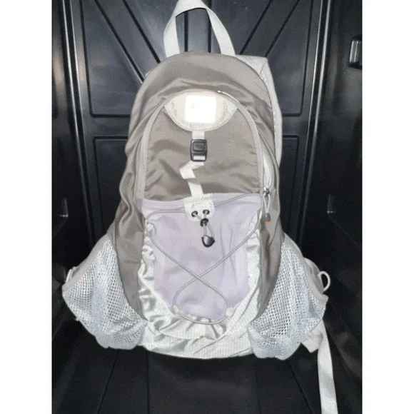 Nathan Hydration Backpack Running Vest Grey White with 2L Water Bladder