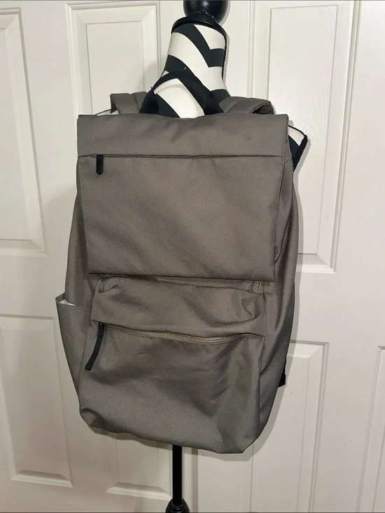 Everlane Renew Transit Backpack