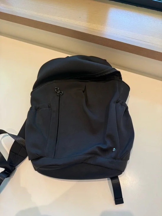 Black Minimalist Everyday Backpack - Men