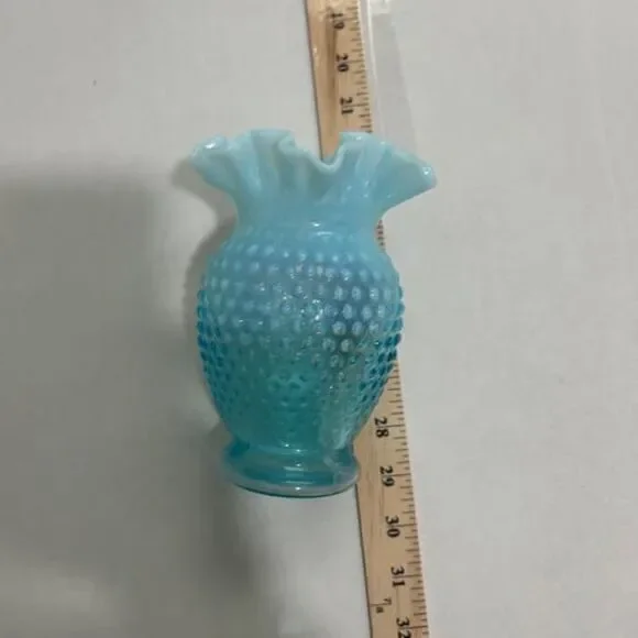 Vintage Fenton Hobnail blue vase