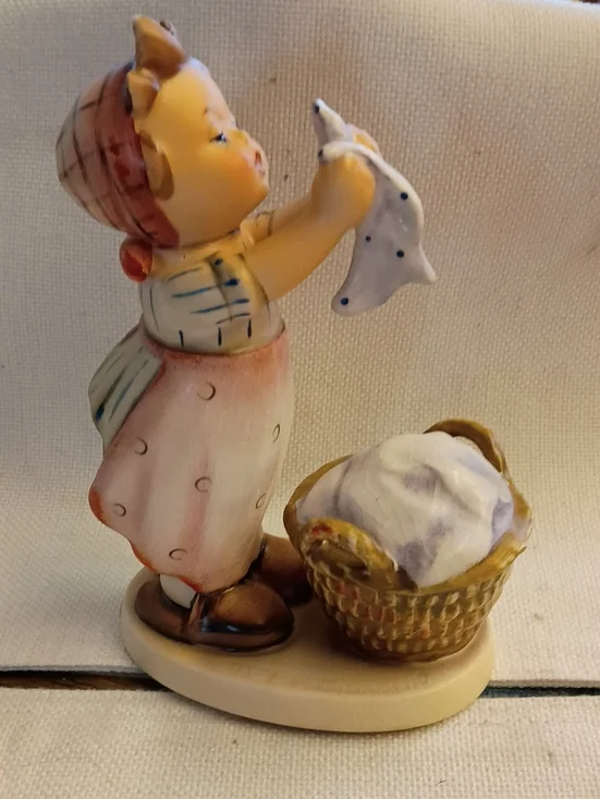 Goebel Porcelain Maker's Mark Hummel, 6 Inches, Old Mark, 