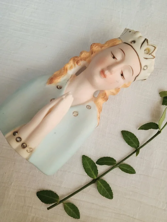 🦢 COQUETTE GIRL 🦢 VtG Bisque Ceramic Mary Madonna Bust, Praying Hands, Catholi