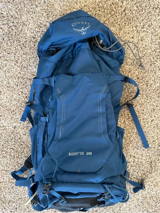 Osprey Kestrel 38 Liter Backpack w/Reservoir Loch Blue, Small/Medium