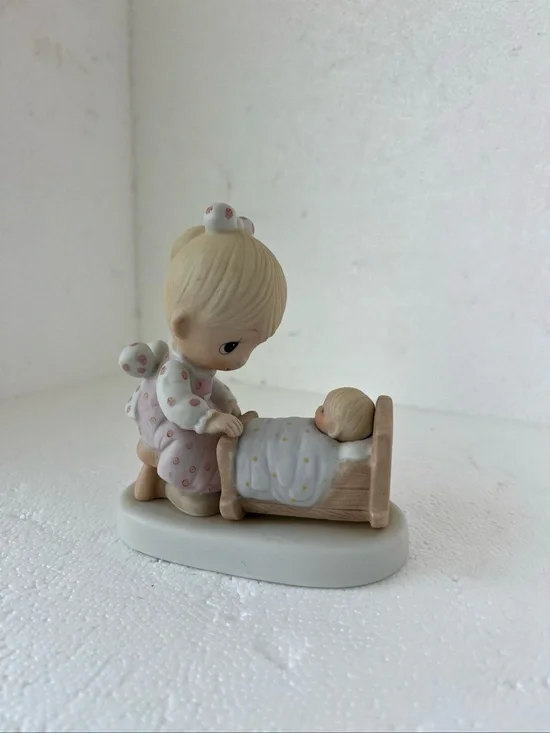 Precious Moments “The Hand That Rocks The Future” 1979-Mother&Baby-Jonathan & D
