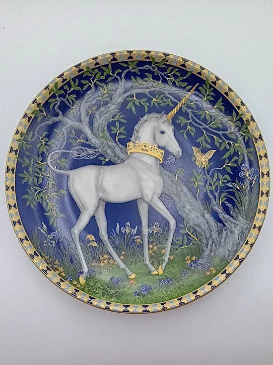 Vtge German Hutschenreuther 'Unicorn in Dreamers Garden' plate, 7