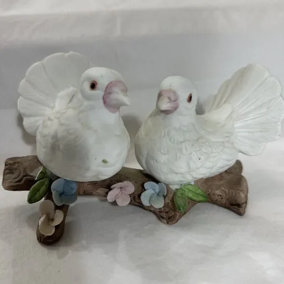 Homco Love Doves Figurine #1453 Courtship White Porcelain VTG Home Interior Bird