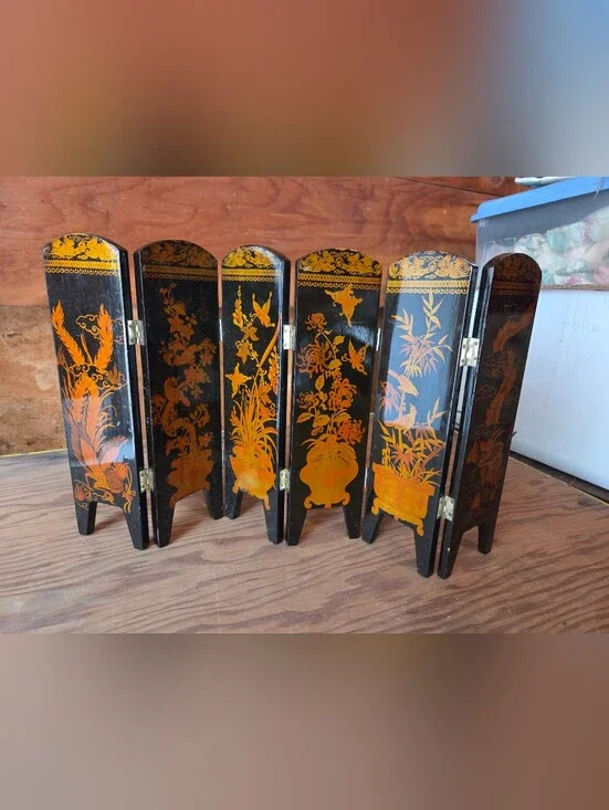 Vintage Tabletop Asian Folding Screen