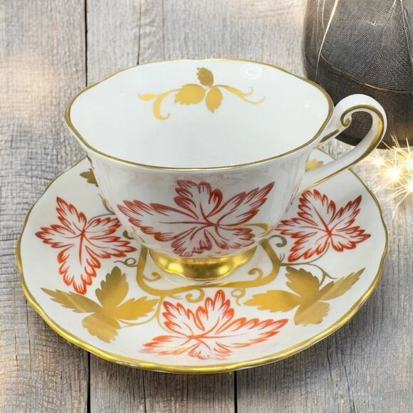 Royal Chelsea Fine English Bone China Teacup and Saucer Set‎ Hand Decorated VTG