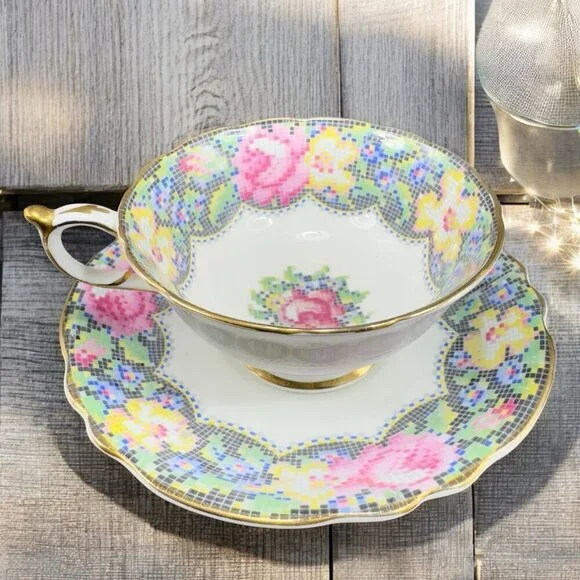 PARAGON Teacup‎ and Saucer Gingham Rose Needlepoint Pattern Porcelain Bone China