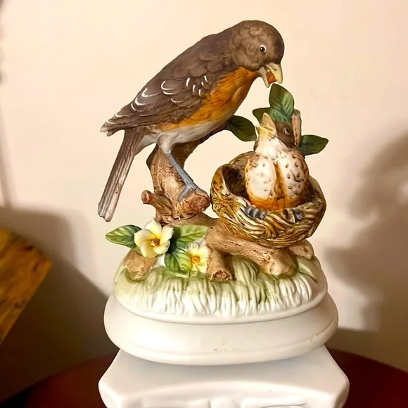 Gorham. Vintage Charming Musical 🎶 Bird Figurine with Nest “Over The Rainbow “ 🌈