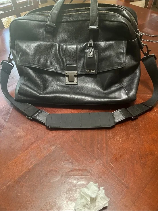 Tumi Black Leather Briefcase with Shoulder Strap