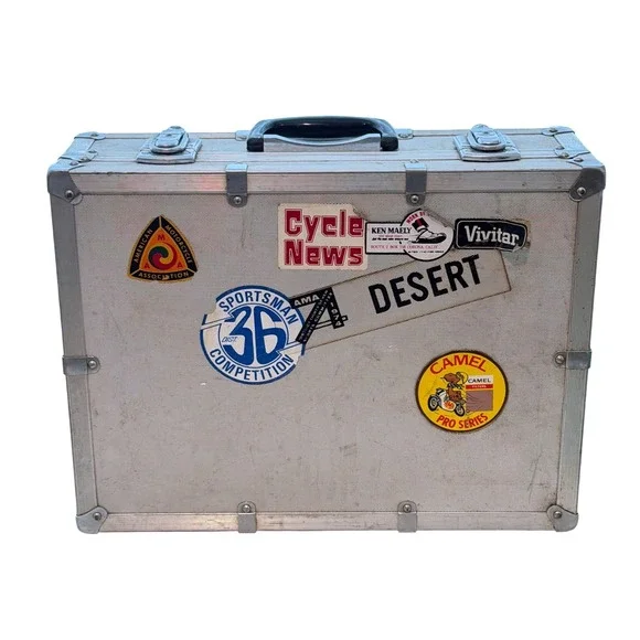 Vintage Aluminum Hard Shell Equipment Case 17.5 x 13 x 6 Camera Equipment Case
