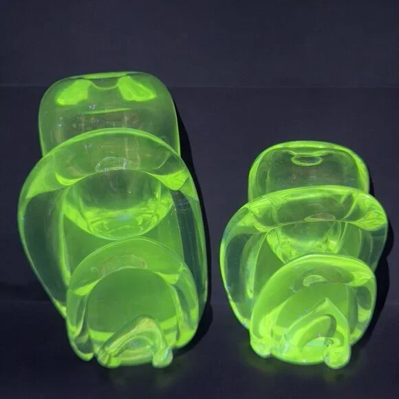 1985 Blodgett Clear Glass Bud Vase Set 2 Heavy Paperweight Manganese‎ 365nm UV