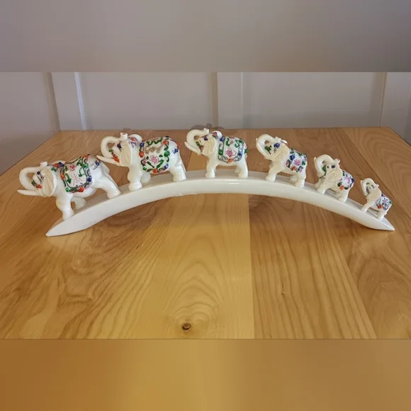 Vintage resin/ivory Elephant Statue 6 Elephants