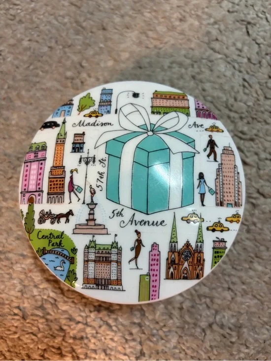 Tiffany & Co RARE discontinued Porcelain Trinket Box NYC sites and 5th Ave
