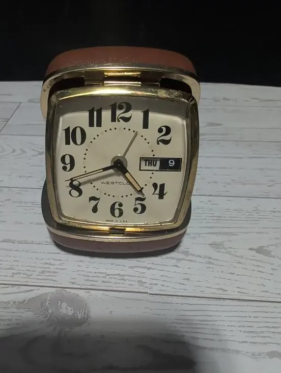 Vtg Westclox Travel Alarm Clock Glow Hands Date Model 42038 Tan Case Works